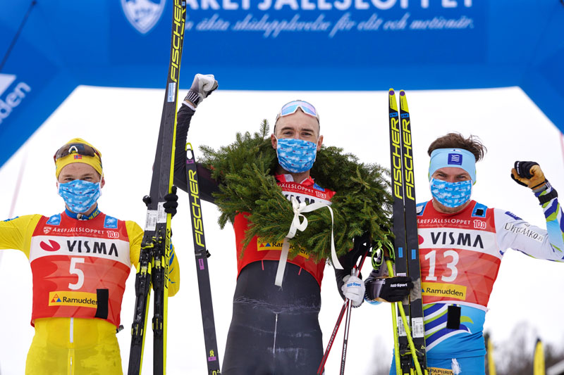 Herrenes seierspall i Årefjällsloppet 2021 som inngår i Ski Classics. FV: Stian Hoelgaard (2. plass), Andreas Nygaard (1) og Ari Luusua (3). Foto: Magnus Östh/Visma Ski Classics. Herrenes seierspall i Årefjällsloppet 2021 som inngår i Ski Classics. FV: Stian Hoelgaard (2. plass), Andreas Nygaard (1) og Ari Luusua (3). Foto: Magnus Östh/Visma Ski Classics.