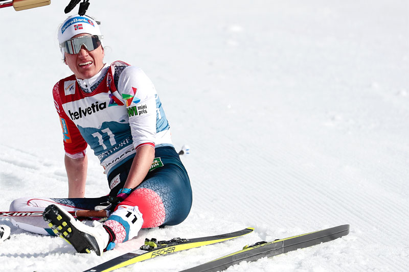 Heidi Weng puster ut etter å ha gått inn til VM-sølv under verdensmesterskapet i Oberstdorf 2021. Foto: Modica/NordicFocus. Heidi Weng puster ut etter å ha gått inn til VM-sølv under verdensmesterskapet i Oberstdorf 2021. Foto: Modica/NordicFocus.