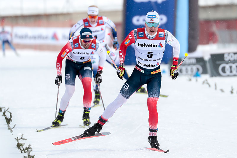 Simen Hegstad Krüger går i mål til seier på 5-mila under verdenscupen i Engadin 2021 med Atomic Redster S9 Gen S under føttene. Foto: Modica/NordicFocus. Simen Hegstad Krüger går i mål til seier på 5-mila under verdenscupen i Engadin 2021 med Atomic Redster S9 Gen S under føttene. Foto: Modica/NordicFocus.