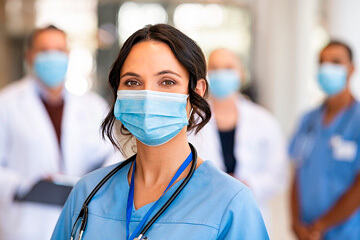 bs-MedicalTeam-mask-414296894-360