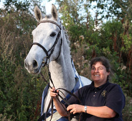 Kady Besseberg og Stutteri Enga ble rideskole nummer 200 på kartet til rideskoler.no, her er Kady sammen med Engas Naranja. Foto: Avlshest.no