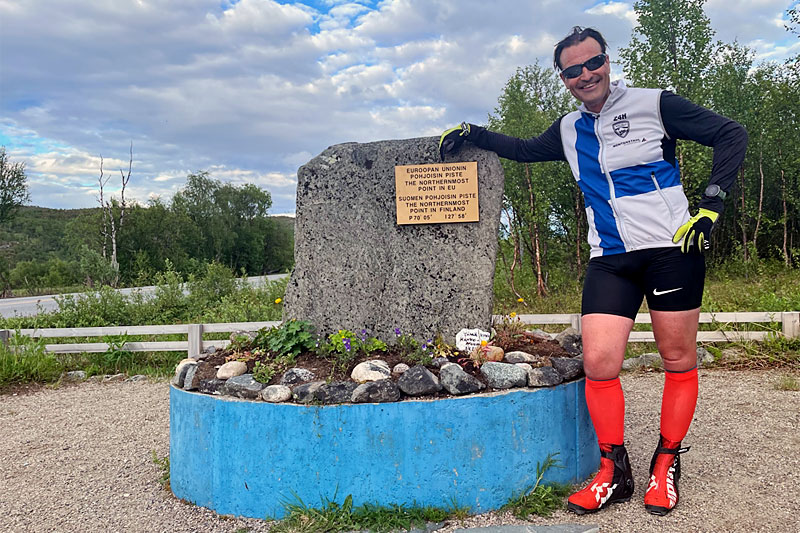 Teemu Virtanen har nådd Finlands nordligste punkt, Nuorgam, etter å ha gått landet på langs på 10 etapper. Teemu Virtanen har nådd Finlands nordligste punkt, Nuorgam, etter å ha gått landet på langs på 10 etapper.