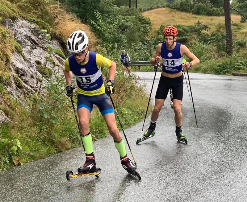 Fra Svandalen Opp. Håvard Kolbeinsvik nr 15 fra Sauda IL var raskest opp av alle. Steinar Frønsdal nr 14 fra Hjelmeland Idrettslag var nest raskest av de på skate. Foto: Elin Bryne Håvard Kolbeinsvik nr 15 fra Sauda IL(bilde) var raskest opp av alle. Steinar Frønsdal nr 14 fra Hjelmeland Idrettslag var nest raskest av de på skate.