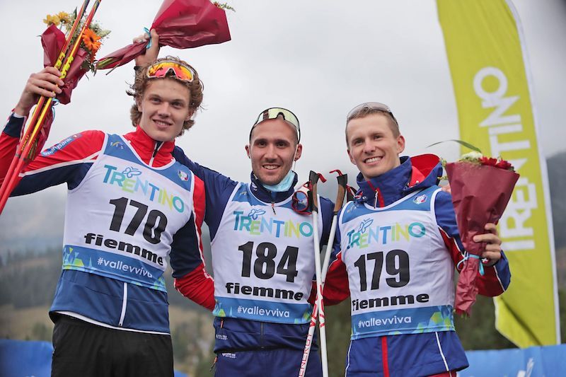 Amund Korsæth, Matteo Tanel og Denis Spitsov utgjorde pallen på 16km fristil VM rulleski 2021. Foto: Privat Amund Korsæth, Matteo Tanel og Denis Spitsov utgjorde pallen på 16km fristil VM rulleski 2021. Foto: Privat
