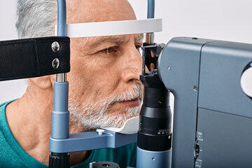 bs-Senior-Eye-Exam-455330111-360