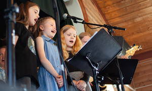 Barnekoret til kulturskolen sang to sanger.