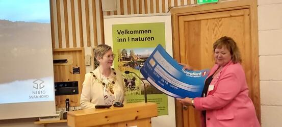 Fra Kirkenes Soroptimistklubbs 50-årsjubileum - president Nina Danielsen