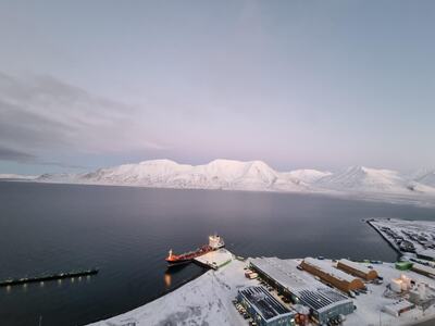 Tankskipet Norsel leverte 01. november 2023 første forsyning med diesel til Svalbard Energi. Foto Stian Michelsen