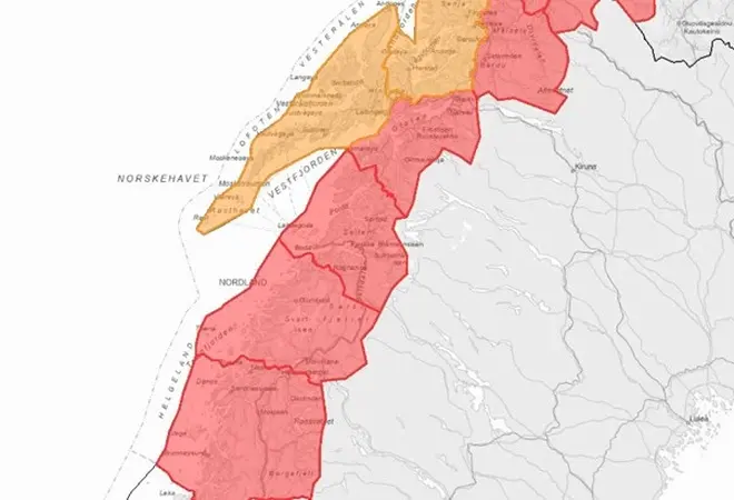 Kart over Nordland med rødt og gult varsel for snøskredfare