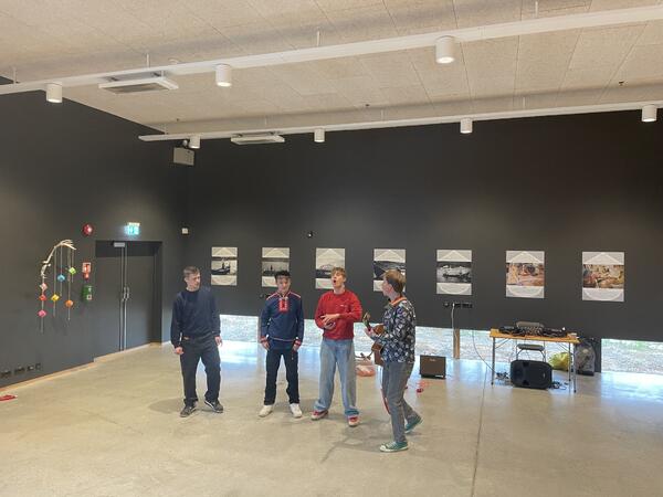 Innslag fra Kootkmiõhtt, skoltesamisk rap-band