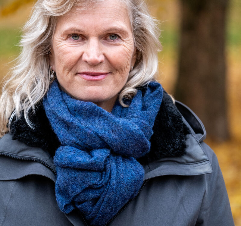 «COOLCATION»: Administrerende direktør Kristin Krohn Devold i NHO Reiseliv sier at det er vakker natur, god plass, lyse netter og trygge forhold som trekker turistene til Norge, men hun tror også at klimaendringer gjør at flere søker seg bort fra ekstremvarmen i Sør-Europa. (Foto: NHO Reiseliv)