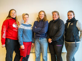 Nye travtrenerstudenter Anita, Marita, Guro, Monica, Regine