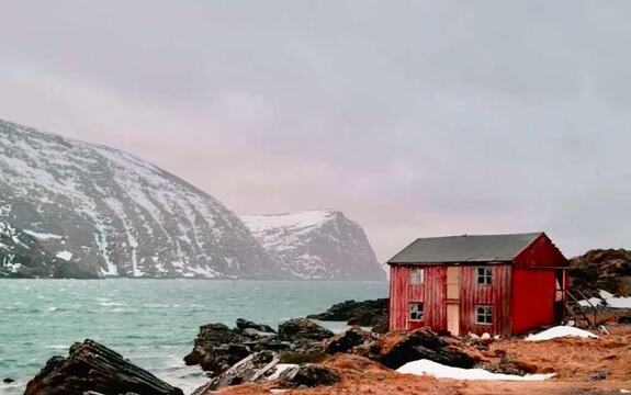 rødt hus - strandgata vestover