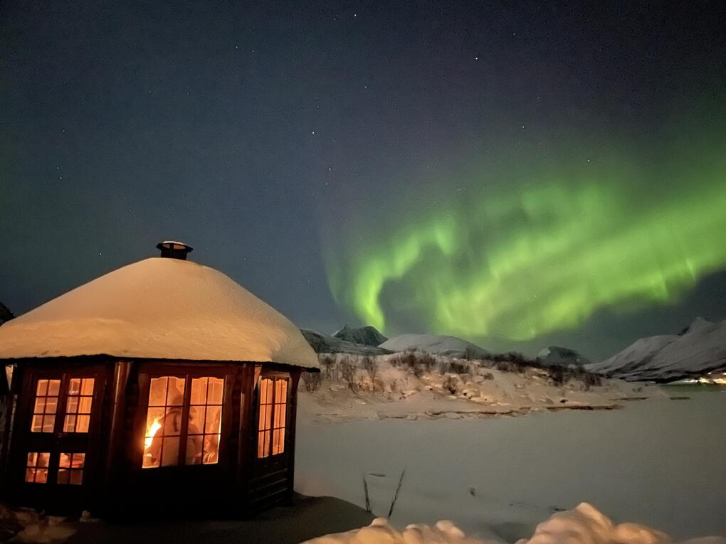NORDLYSTURISME: Camp Fjordbotn eies og driftes av brødrene Ernst Hugo og Stein Gunnar Eriksen. (Foto: Privat)
