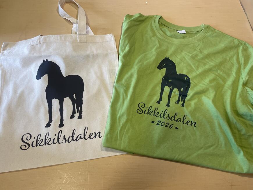 Årets Sikkilsdals t-skjorte og bærenett Årets Sikkilsdals t-skjorte og bærenett
